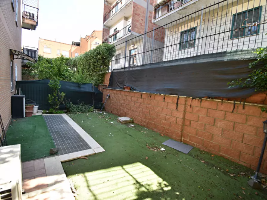 Immagine 20 di Appartamento in vendita  in Via dei Buonvisi a Roma