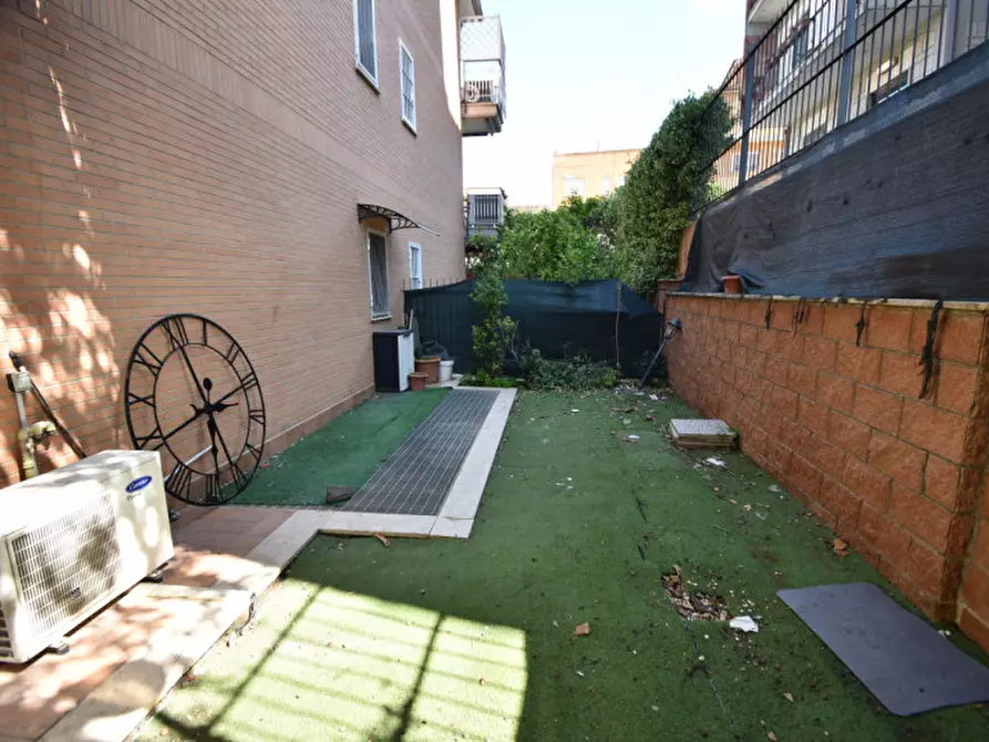 Immagine 21 di Appartamento in vendita  in Via dei Buonvisi a Roma