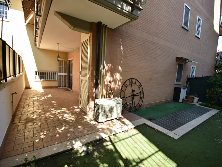 Immagine 22 di Appartamento in vendita  in Via dei Buonvisi a Roma