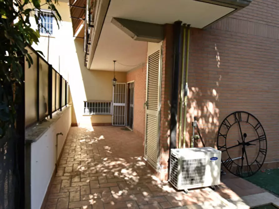 Immagine 23 di Appartamento in vendita  in Via dei Buonvisi a Roma