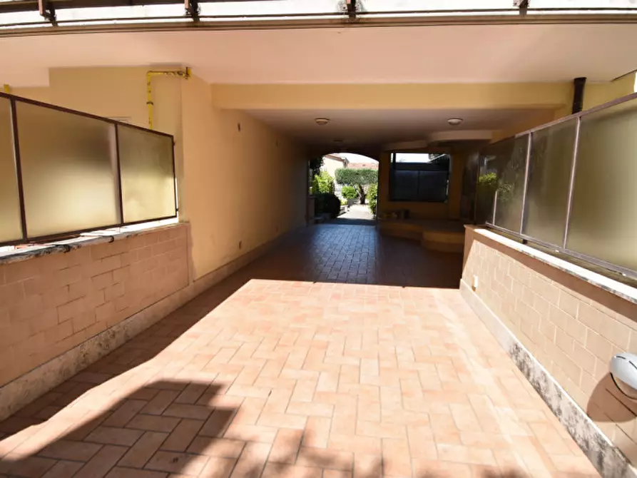 Immagine 26 di Appartamento in vendita  in Via dei Buonvisi a Roma