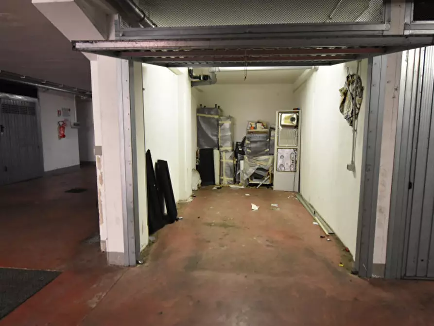 Immagine 37 di Appartamento in vendita  in Via dei Buonvisi a Roma