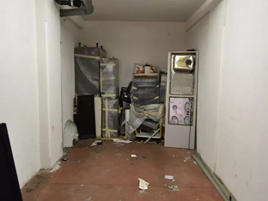 Immagine 38 di Appartamento in vendita  in Via dei Buonvisi a Roma