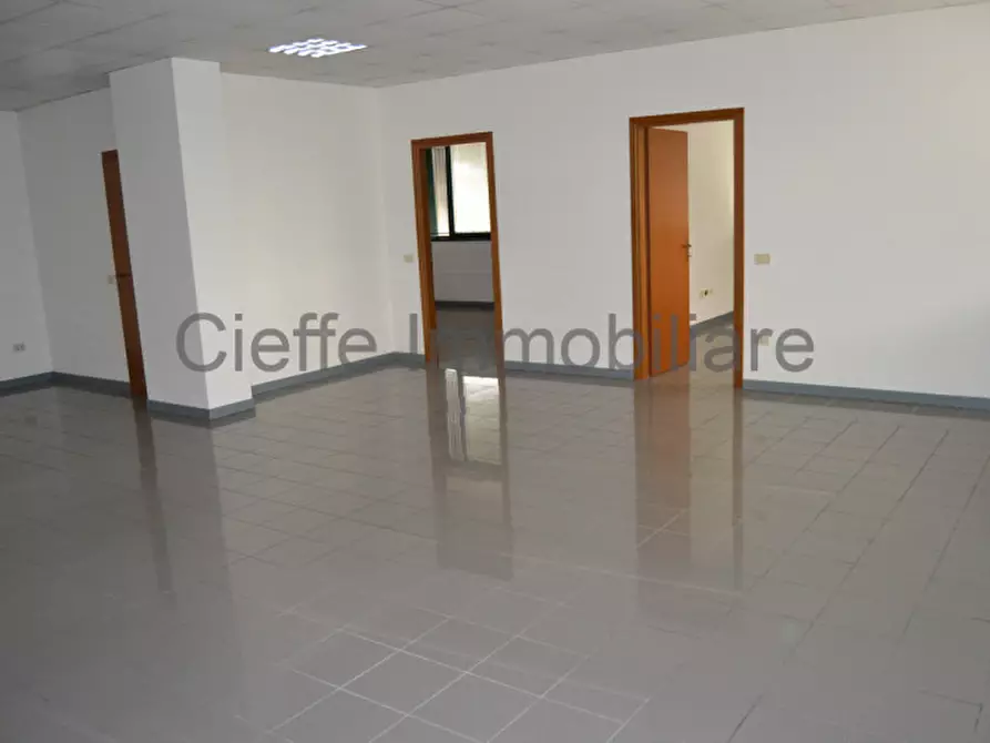 Immagine 9 di Ufficio in affitto  in VIA G. ROSSA a Ponte San Nicolò