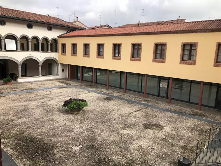 Immagine 5 di Ufficio in vendita  in Piazza Vincenzo Rosa a Palazzolo Sull'oglio
