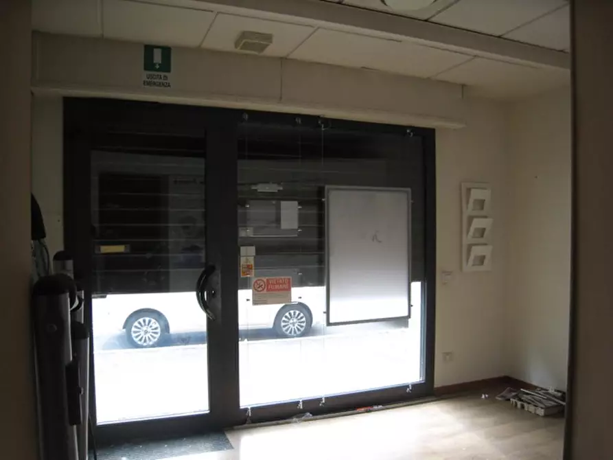 Immagine 3 di Negozio in vendita  in Via Vincenzo Gioberti a Brescia