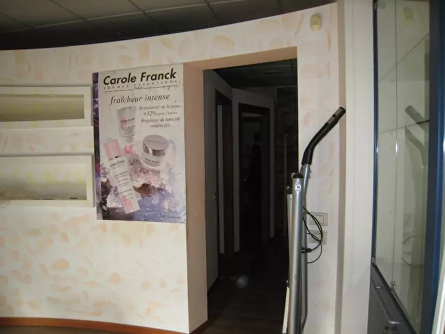 Immagine 4 di Negozio in vendita  in Via Vincenzo Gioberti a Brescia