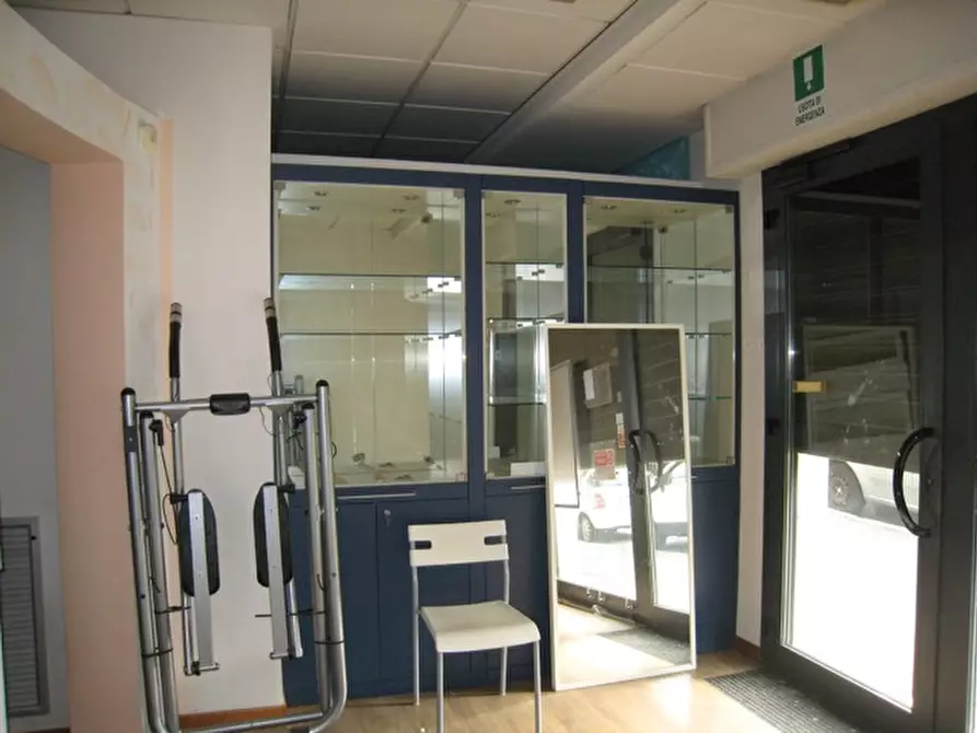 Immagine 5 di Negozio in vendita  in Via Vincenzo Gioberti a Brescia