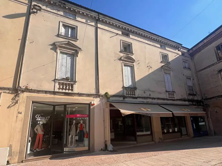 Immagine 3 di Appartamento in vendita  in Via Giuseppe Garibaldi, 52 a Lonigo