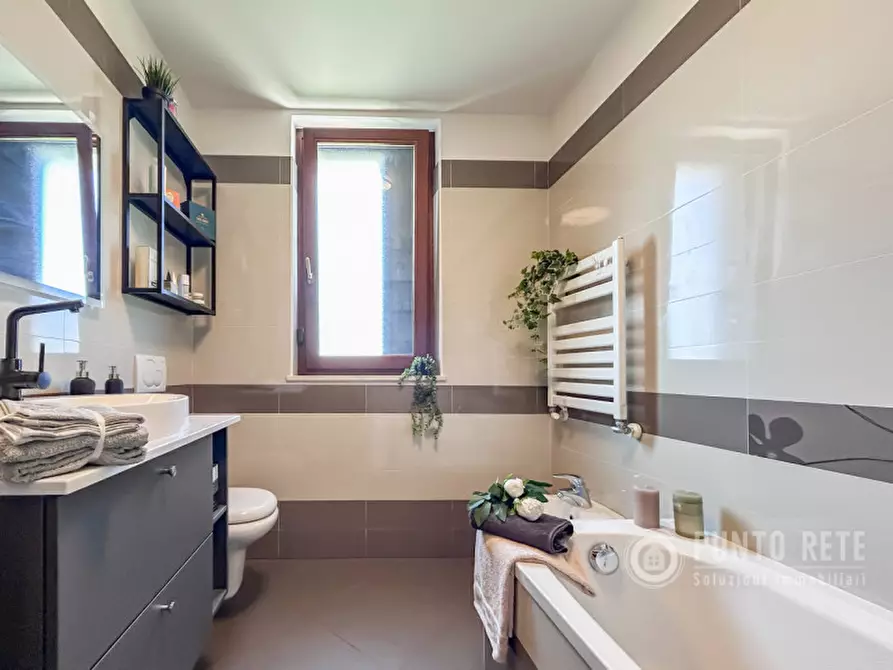 Immagine 30 di Appartamento in vendita  a Negrar di Valpolicella