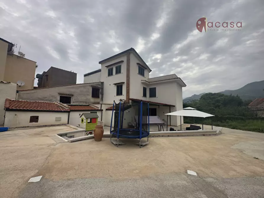 Immagine 1 di Villa in vendita  in Via Fondo Zummo 3 a Monreale