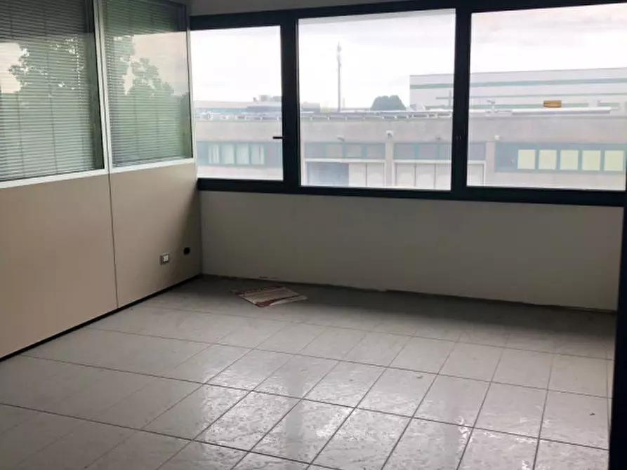 Immagine 3 di Ufficio in vendita  in via fratelli rossetti a Villorba