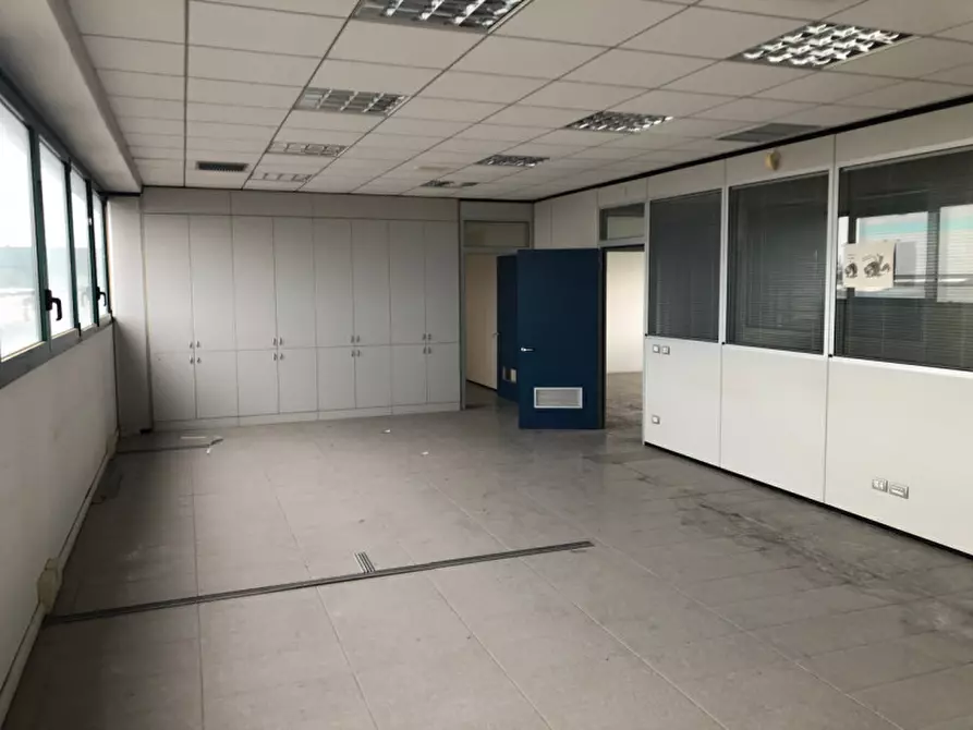 Immagine 6 di Ufficio in vendita  in via fratelli rossetti a Villorba