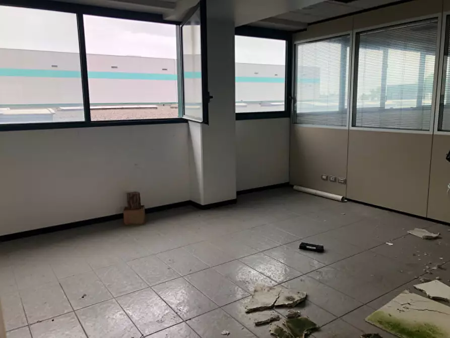 Immagine 10 di Ufficio in vendita  in via fratelli rossetti a Villorba