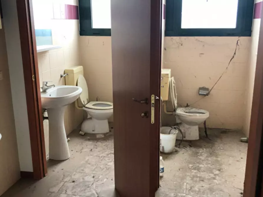 Immagine 11 di Ufficio in vendita  in via fratelli rossetti a Villorba