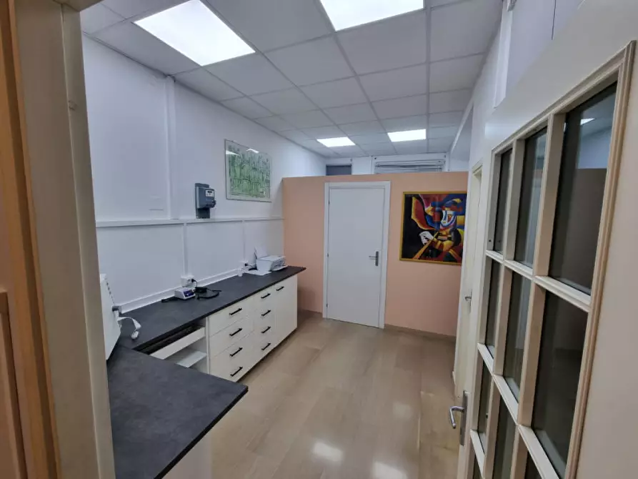 Immagine 1 di Negozio in vendita  in Via Giovanni Antonio Rayneri a Roma