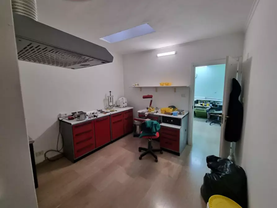 Immagine 4 di Negozio in vendita  in Via Giovanni Antonio Rayneri a Roma