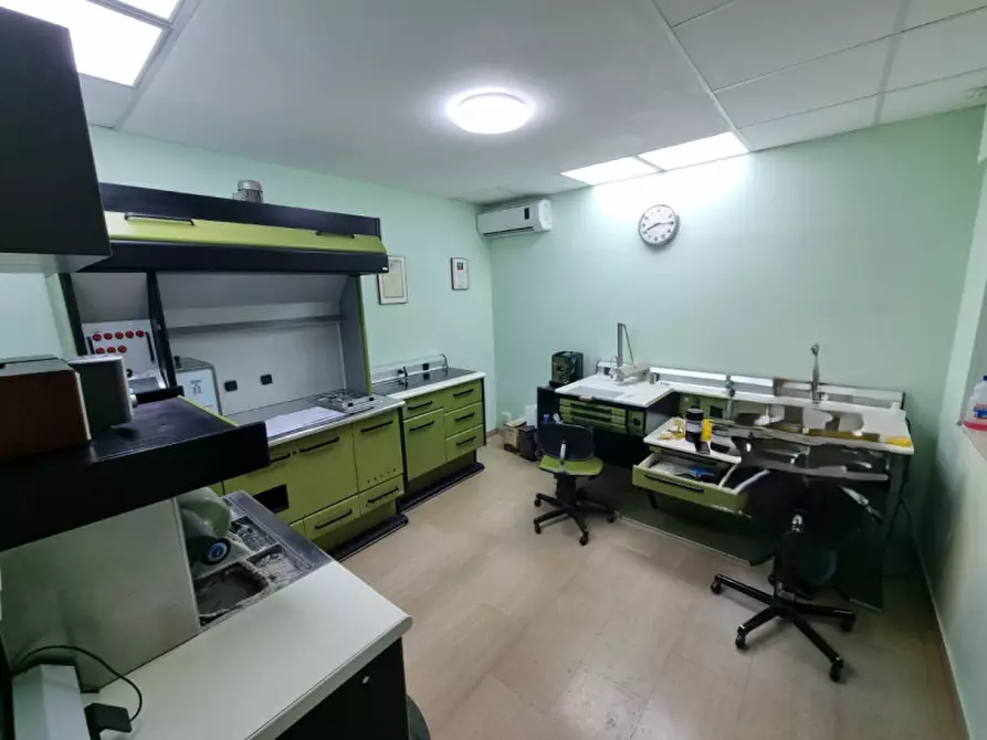 Immagine 5 di Negozio in vendita  in Via Giovanni Antonio Rayneri a Roma