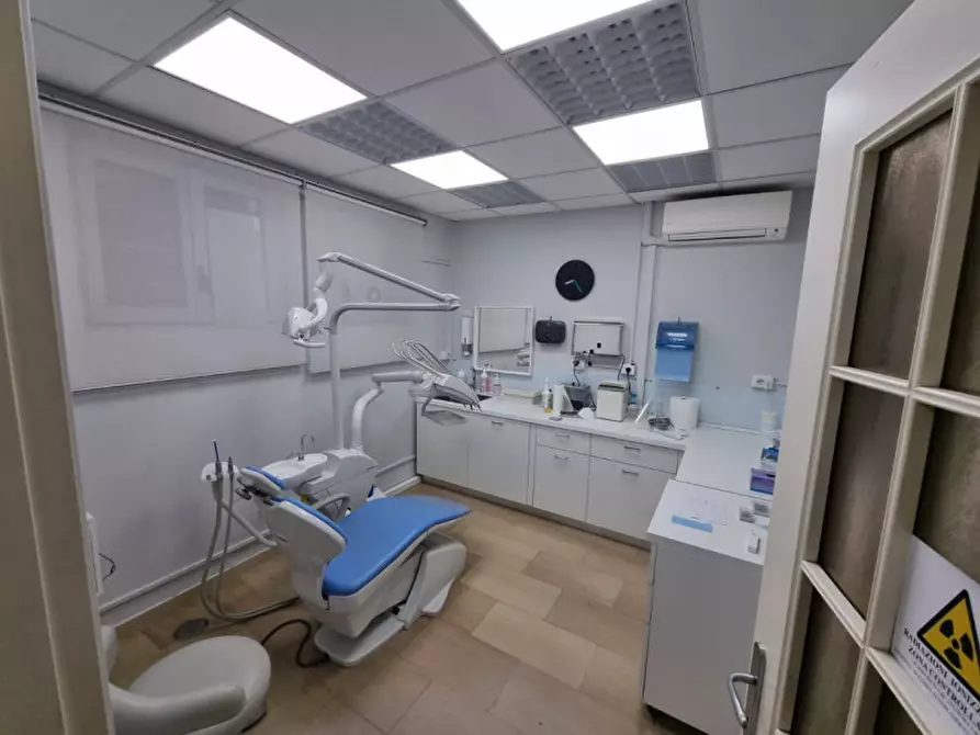 Immagine 7 di Negozio in vendita  in Via Giovanni Antonio Rayneri a Roma