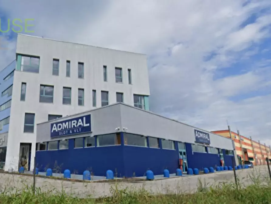 Immagine 9 di Negozio in vendita  in Via Gombe a Thiene