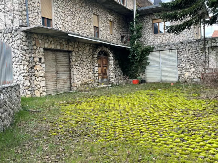 Immagine 2 di Villa in vendita  in Via Risorgimento a Ortona Dei Marsi