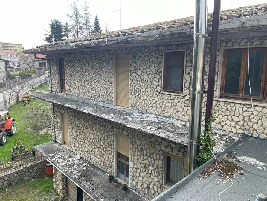 Immagine 3 di Villa in vendita  in Via Risorgimento a Ortona Dei Marsi