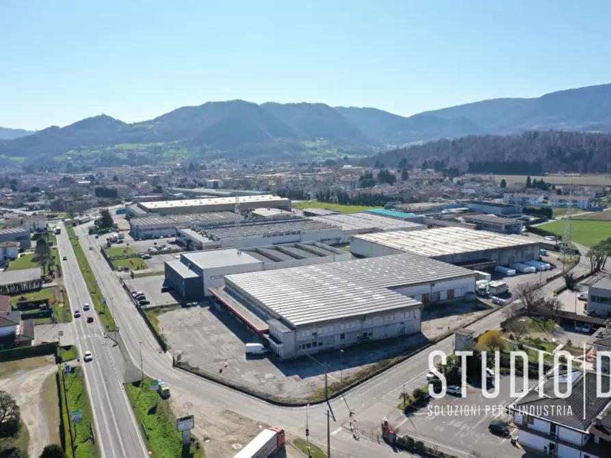 Immagine 2 di Capannone industriale in vendita  a Malo