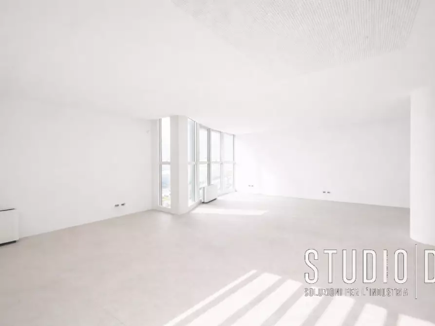 Immagine 3 di Ufficio in affitto  in Via Luigi dalla Via 5 a Schio