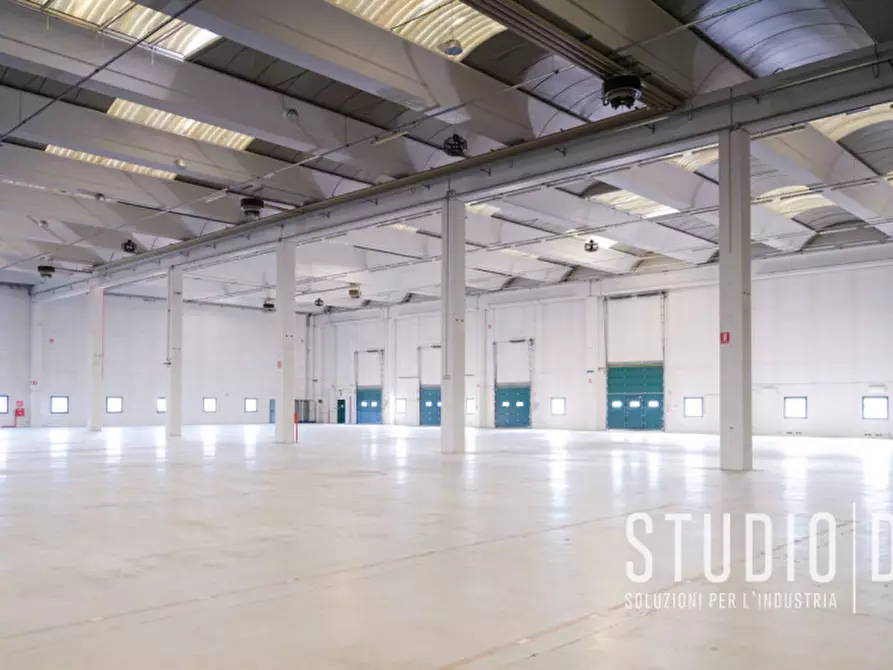 Immagine 3 di Capannone industriale in affitto  a Chiuppano