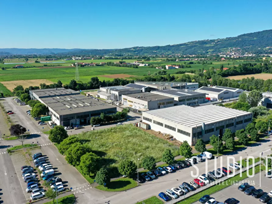 Immagine 2 di Terreno in vendita  a Isola Vicentina