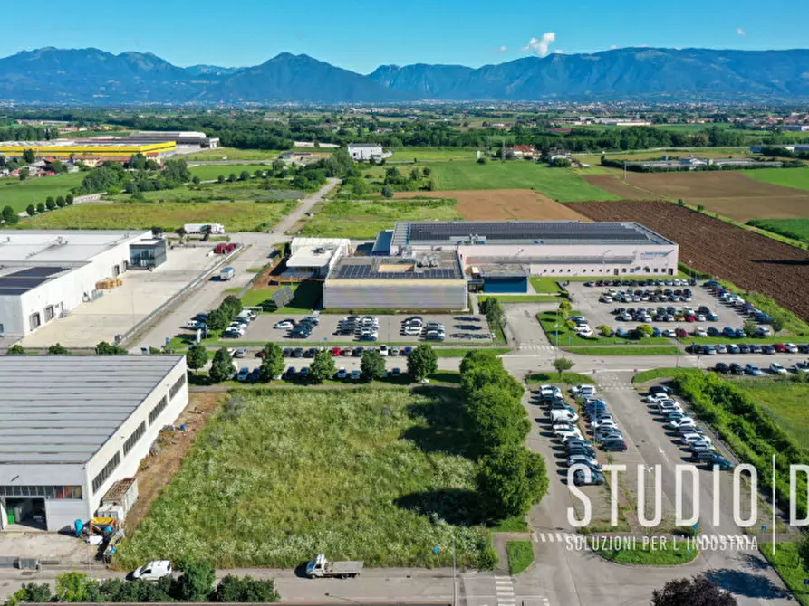 Immagine 3 di Terreno in vendita  a Isola Vicentina