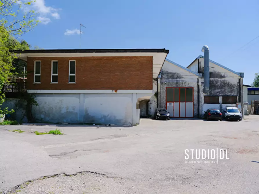 Immagine 5 di Capannone industriale in vendita  in Via 29 Aprile 139 a Torrebelvicino
