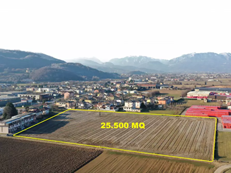 Immagine 1 di Terreno in vendita  a Isola Vicentina