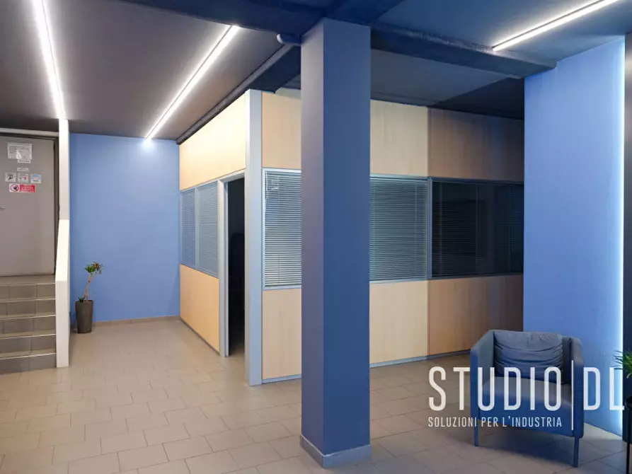 Immagine 2 di Capannone industriale in affitto  a Schio