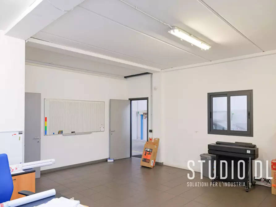 Immagine 4 di Capannone industriale in affitto  a Schio