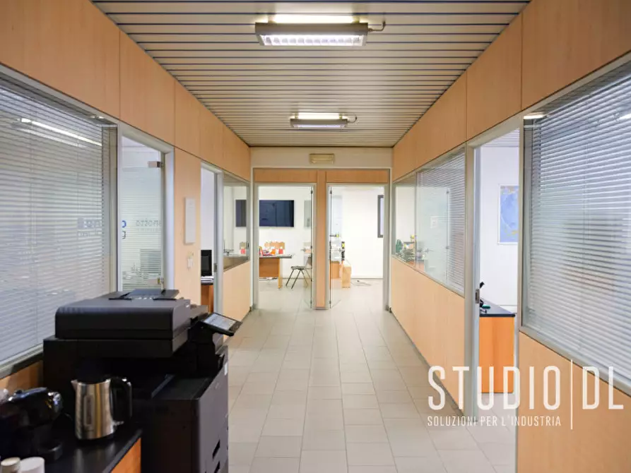 Immagine 5 di Capannone industriale in affitto  a Schio