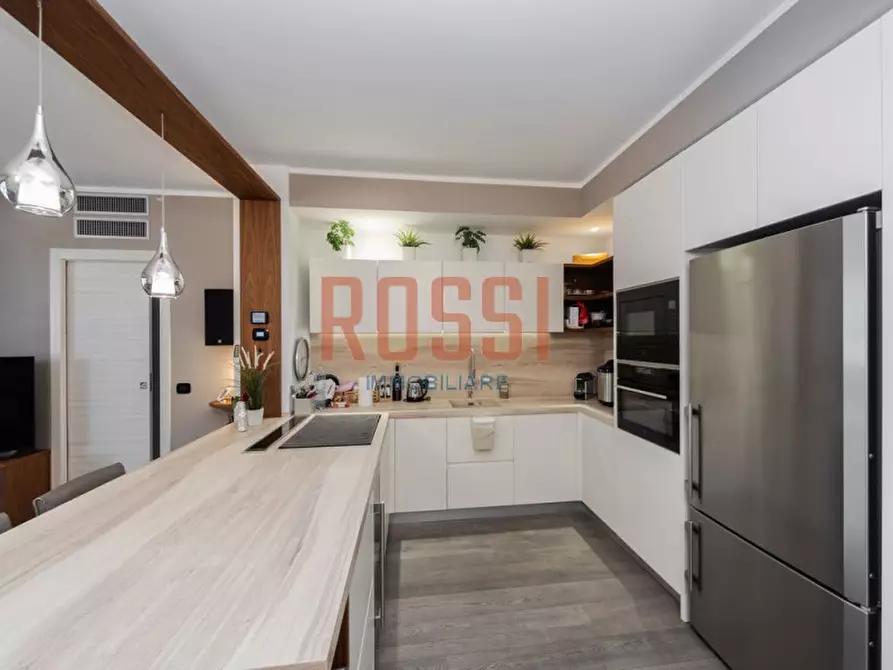 Immagine 8 di Appartamento in vendita  in VIA AGHUILHON a Monza