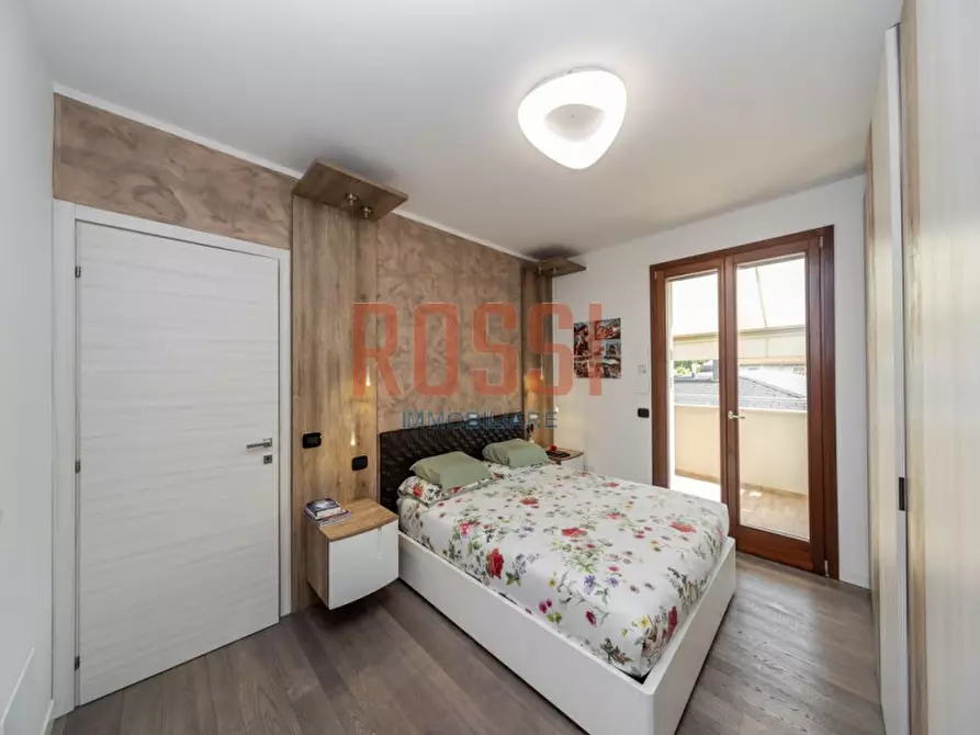 Immagine 13 di Appartamento in vendita  in VIA AGHUILHON a Monza