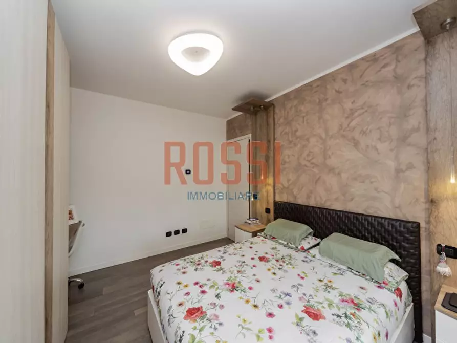 Immagine 14 di Appartamento in vendita  in VIA AGHUILHON a Monza