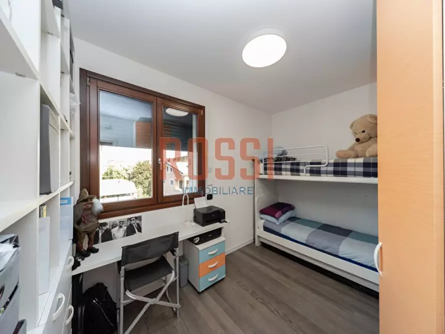 Immagine 17 di Appartamento in vendita  in VIA AGHUILHON a Monza