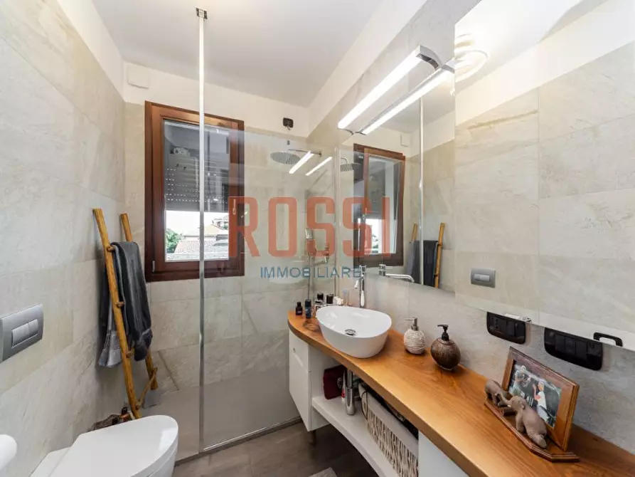 Immagine 19 di Appartamento in vendita  in VIA AGHUILHON a Monza