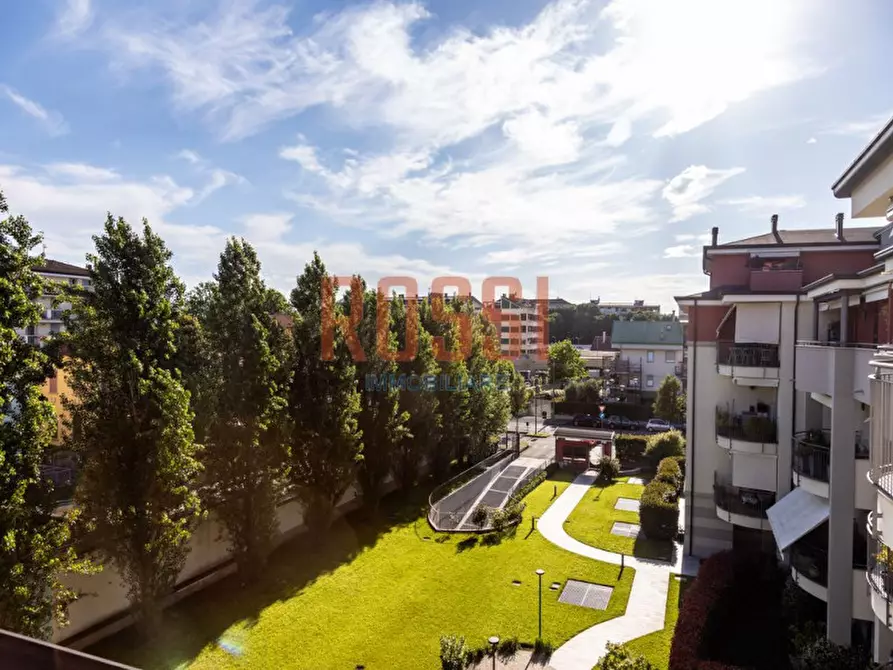 Immagine 23 di Appartamento in vendita  in VIA AGHUILHON a Monza