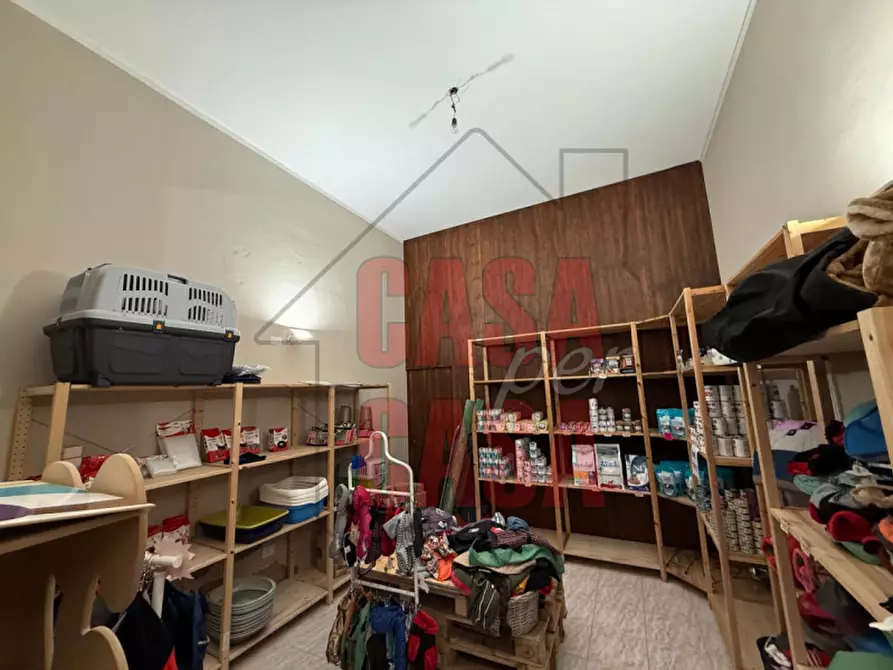 Immagine 3 di Negozio in affitto  in Via Principe Umberto a Este