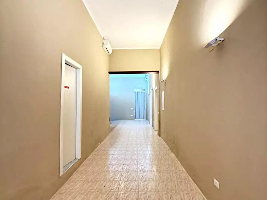 Immagine 3 di Negozio in affitto  in Via Principe Umberto a Este