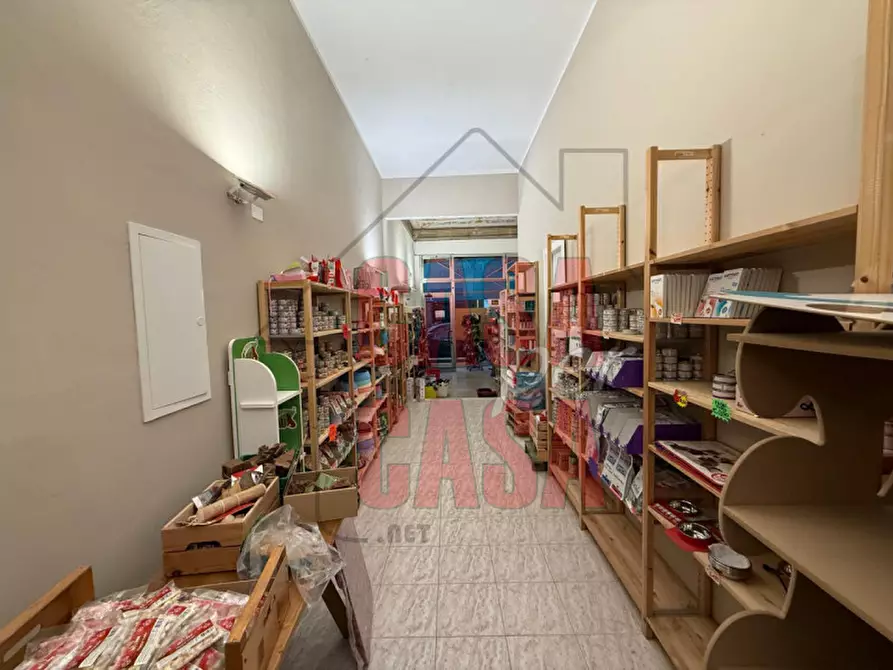 Immagine 4 di Negozio in affitto  in Via Principe Umberto a Este