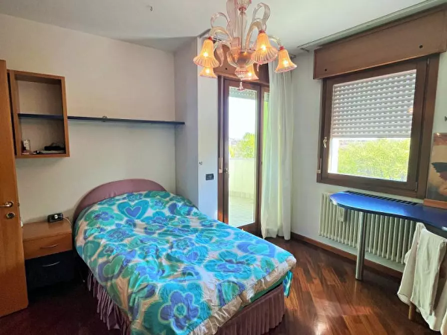 Immagine 9 di Attico in vendita  in Via Verdi a Castelfranco Veneto