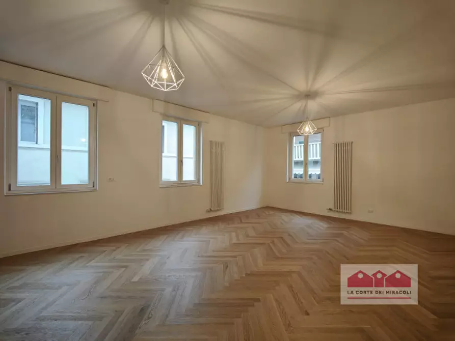 Immagine 2 di Appartamento in vendita  in Piazza del castello 20 a Vicenza