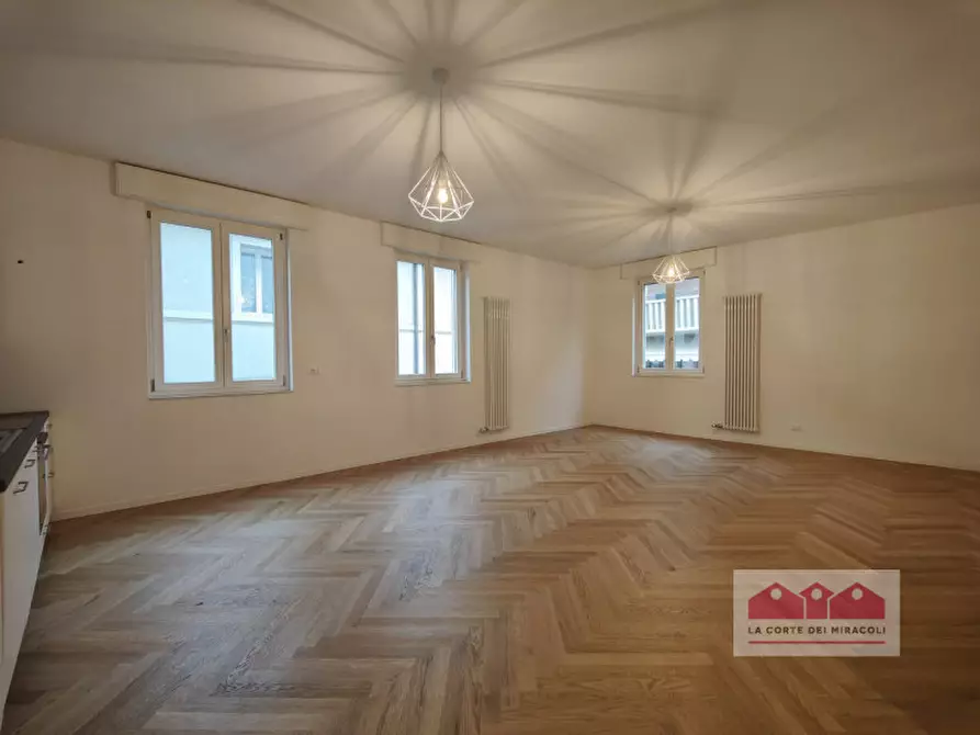 Immagine 3 di Appartamento in vendita  in Piazza del castello 20 a Vicenza