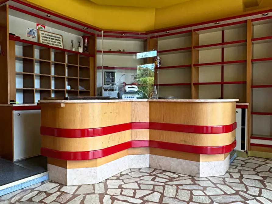 Immagine 3 di Negozio in vendita  a Selvazzano Dentro