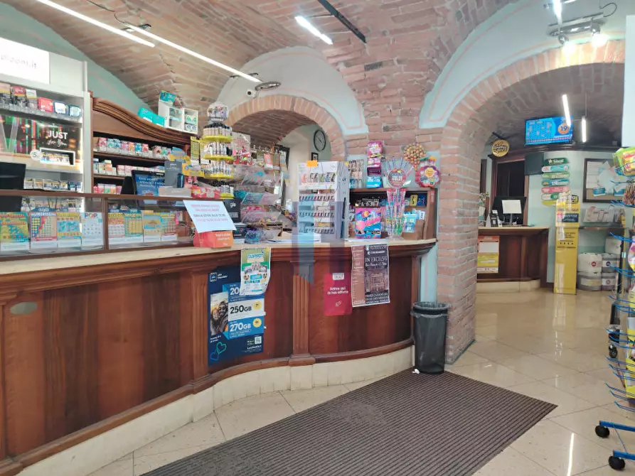 Immagine 1 di Attività commerciale in vendita  a Travagliato